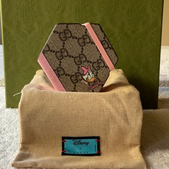 🌸🎀 GUCCI X DISNEY DAISY DUCK STICKY NOTES 🎀🌸 NWT 🎀🌸 - Picture 2 of 16